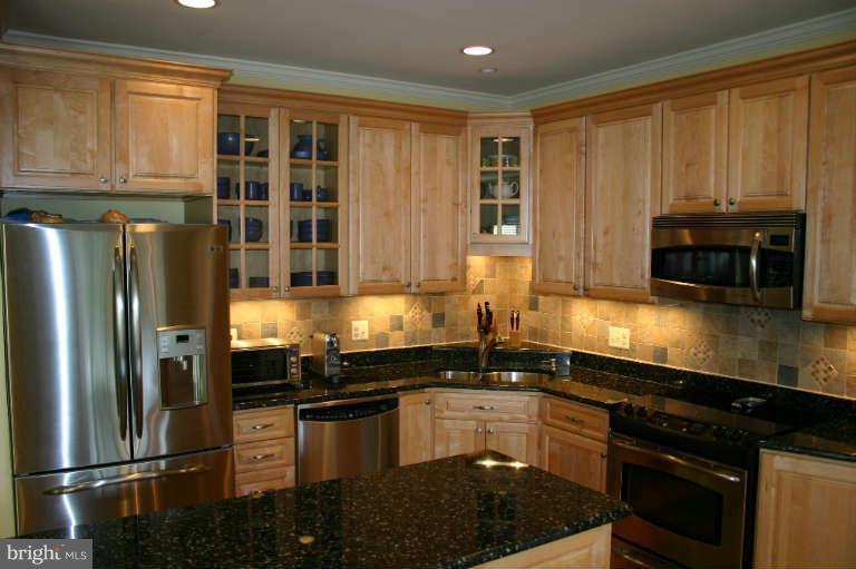 12830 Tournament Drive Reston, VA 20191 - Photo 10 of 26 Kitchen