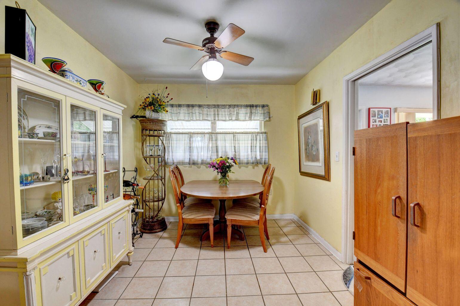 3751 Northeast 5th Avenue Boca Raton, FL 33431 - Photo 13 of 28 x dinette