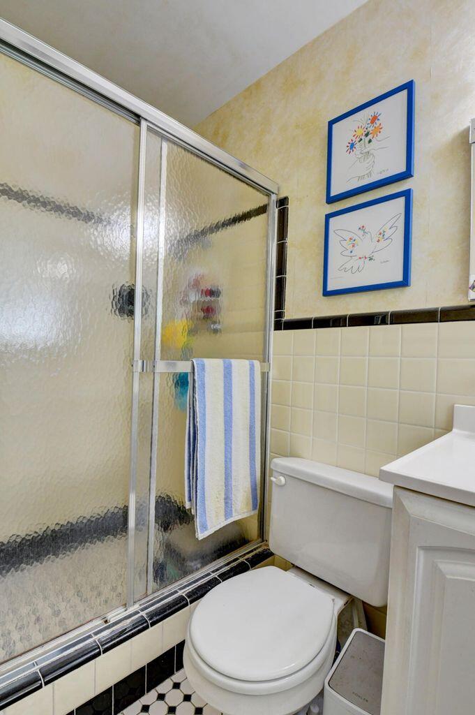 3751 Northeast 5th Avenue Boca Raton, FL 33431 - Photo 20 of 28 x master bath1