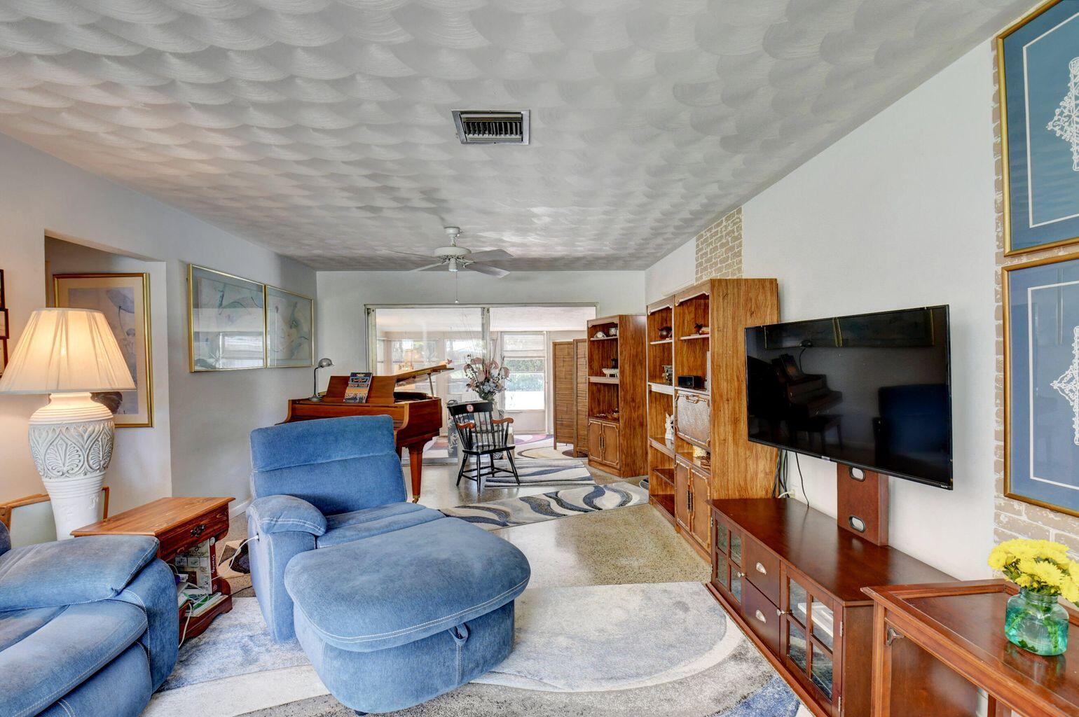 3751 Northeast 5th Avenue Boca Raton, FL 33431 - Photo 8 of 28 x livingroom1