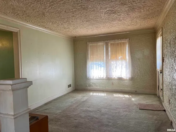 $32,000 | 721 West Loucks Avenue, Peoria, IL 61604