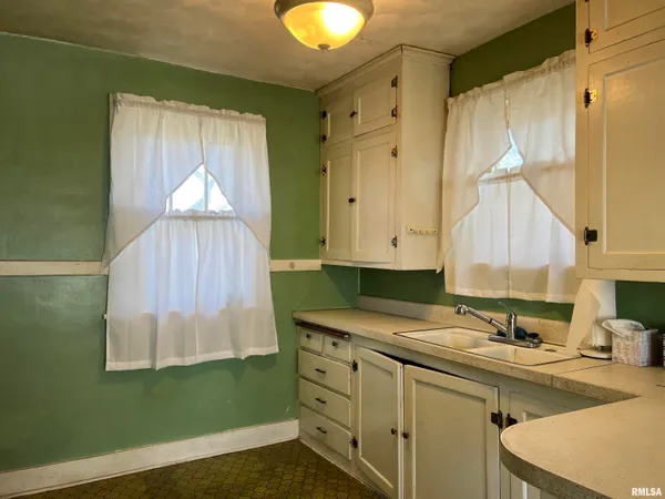 $32,000 | 721 West Loucks Avenue, Peoria, IL 61604