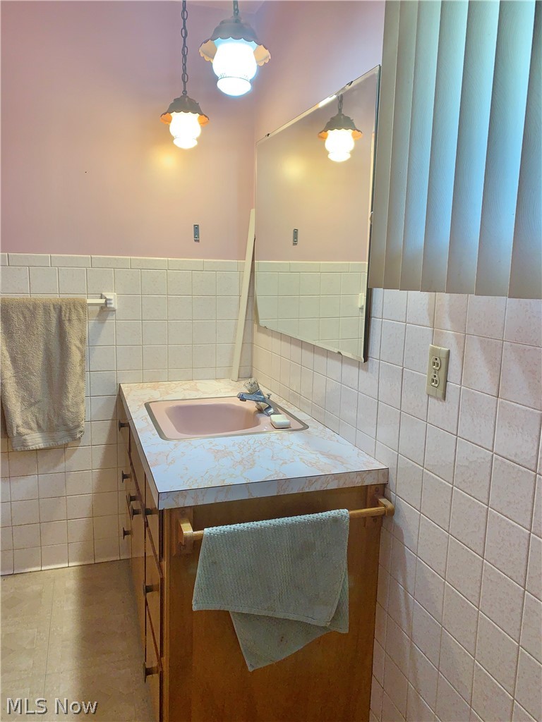 944 Howland Wilson Road Northeast Warren, OH 44484 - Photo 10 of 23 Gallery Image 10