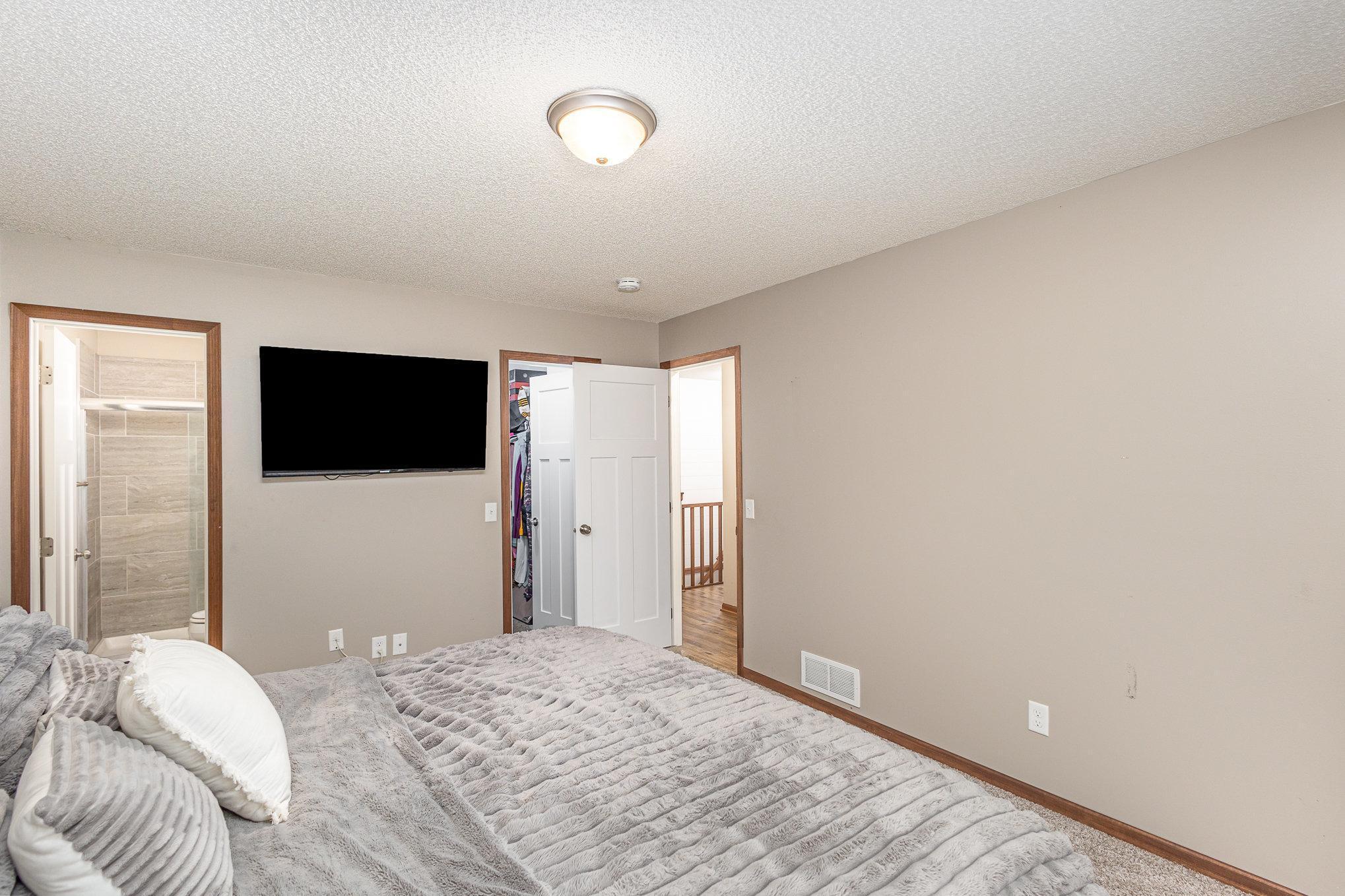 14371 Embry Path Apple Valley, MN 55124 - Photo 8 of 18 Gallery Image 8