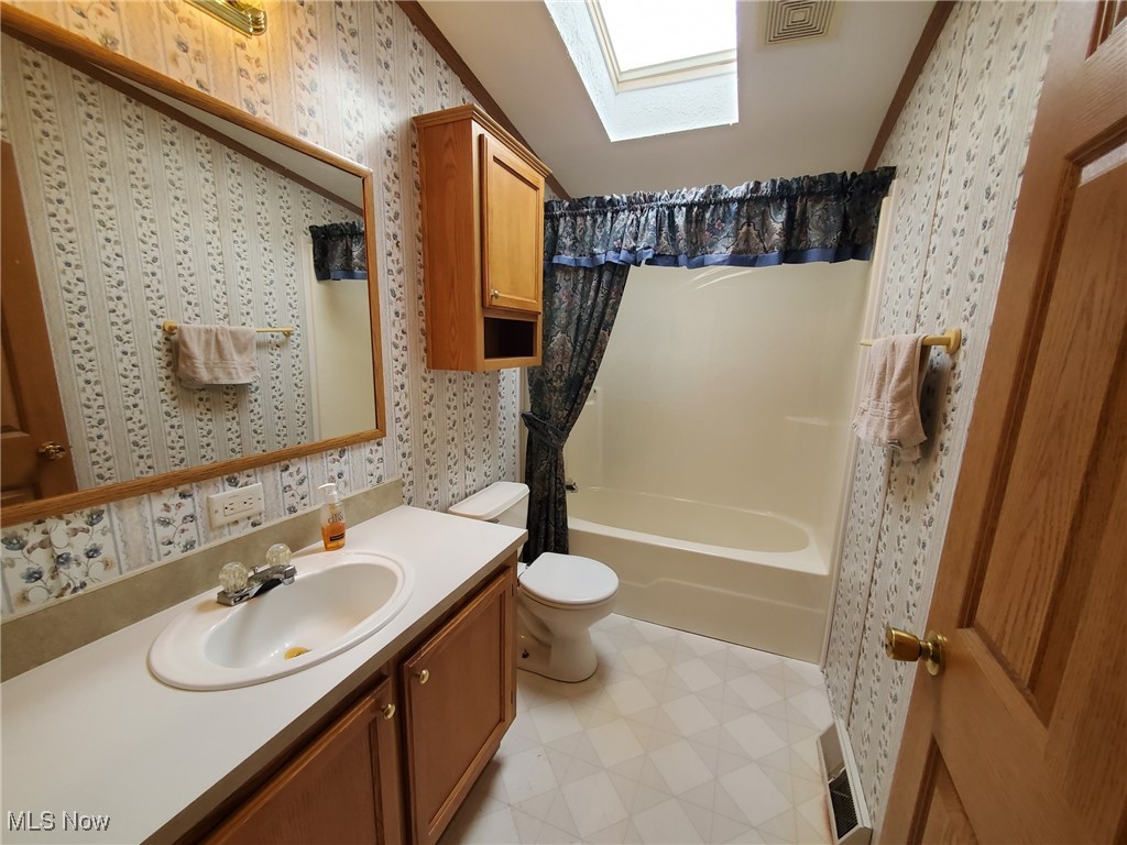 9985 Franchester Road Lodi, OH 44254 - Photo 11 of 24 Full bathroom