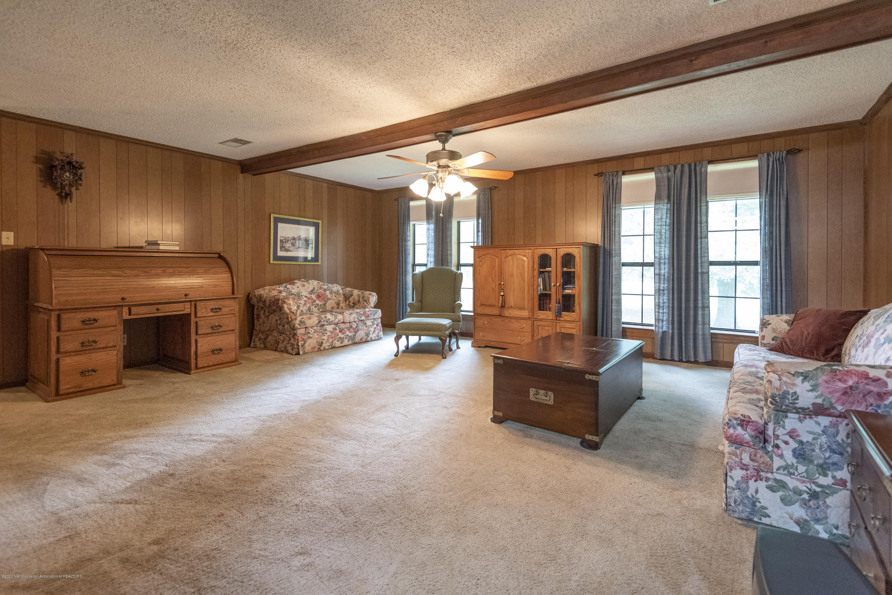 282 Antioch Road Coldwater, MS 38618 - Photo 15 of 39 LIVING ROOM