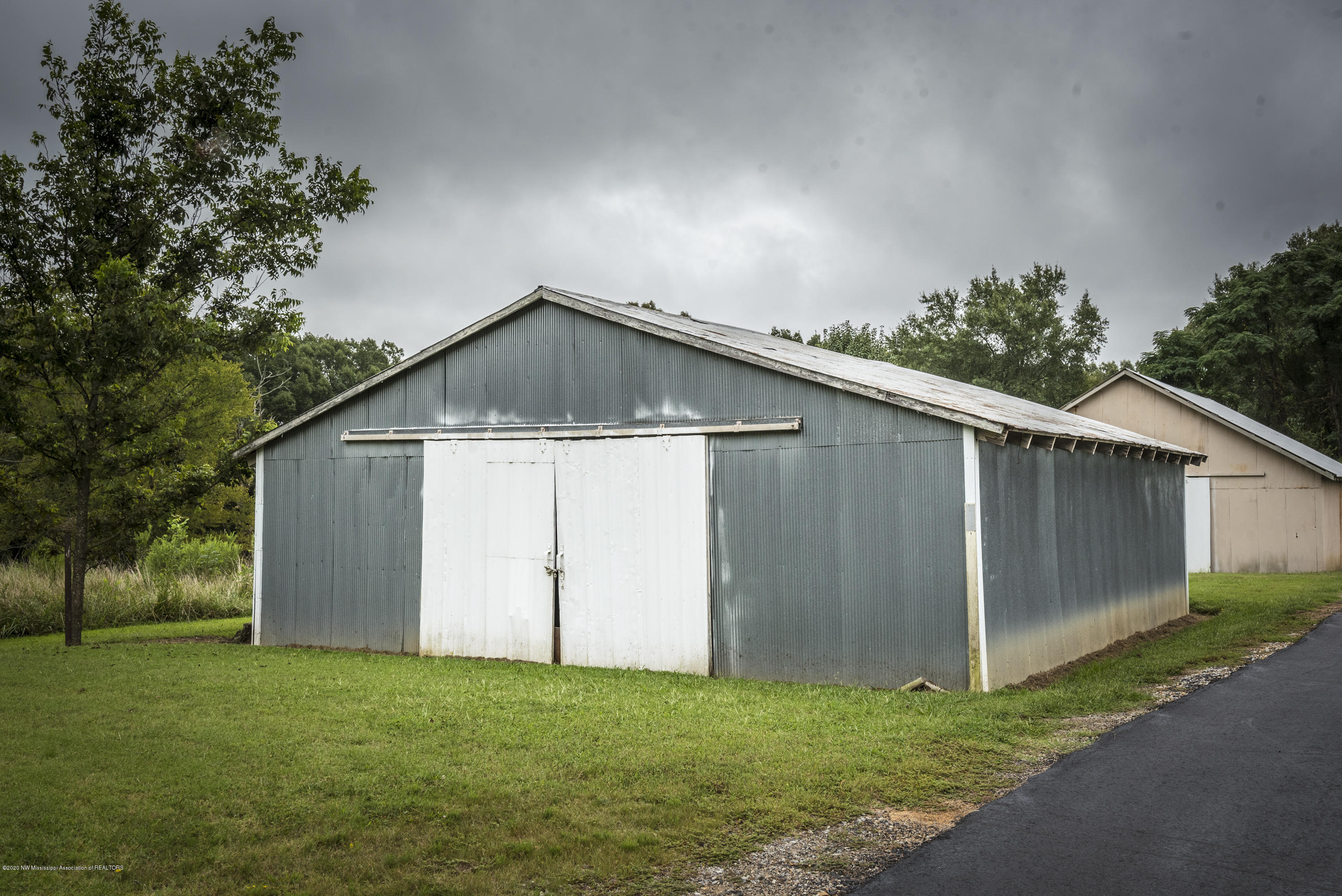 282 Antioch Road Coldwater, MS 38618 - Photo 32 of 39 BARN