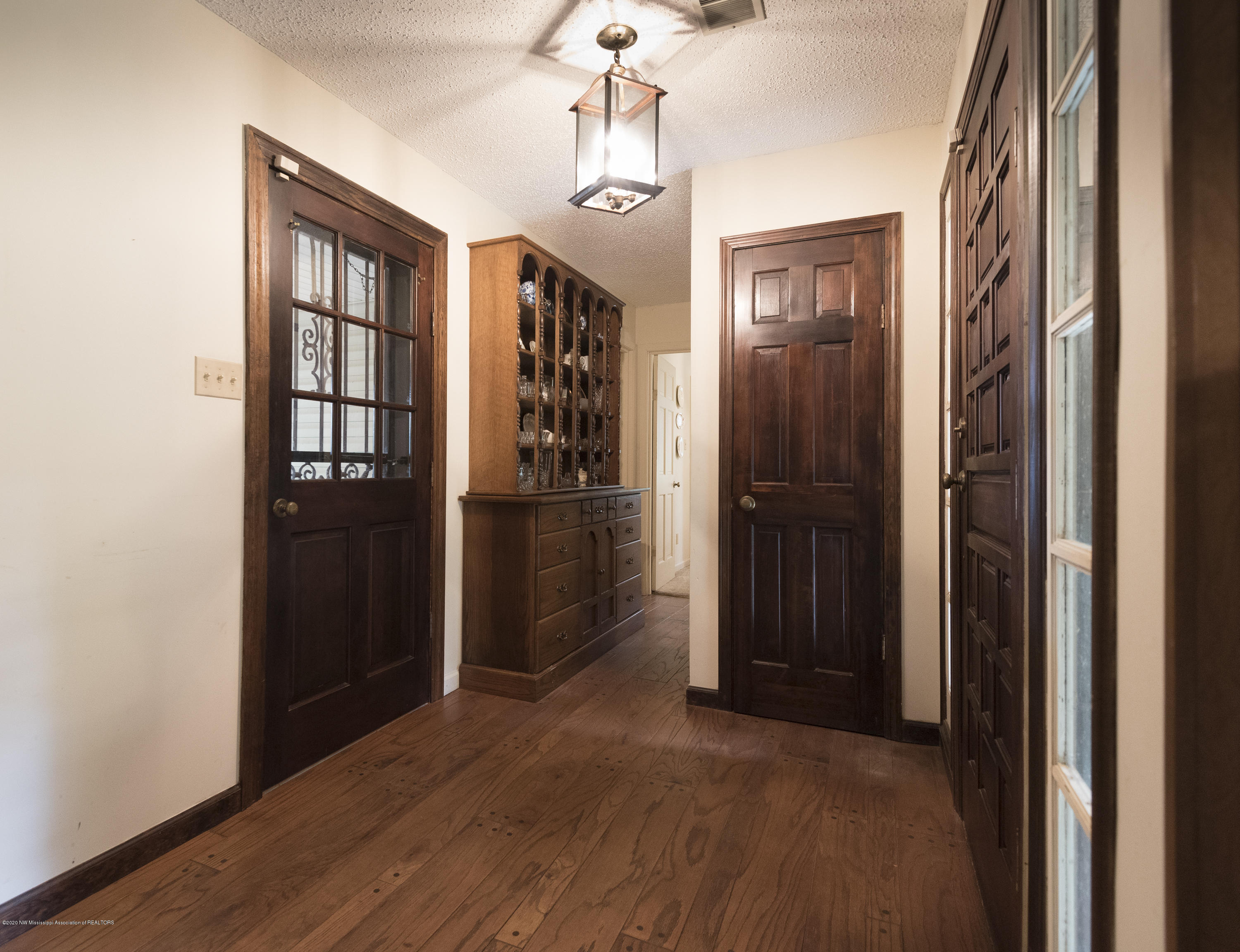 282 Antioch Road Coldwater, MS 38618 - Photo 8 of 39 FOYER
