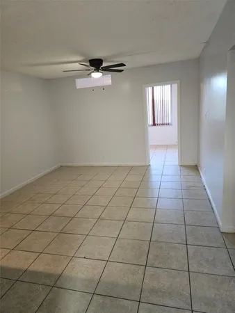 $1,700 | 5335 Northwest 10th Court, Unit 307, Plantation, FL 33313