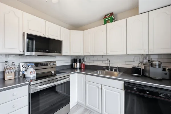 $289,900 | 72 Nassau Drive, Unit 72, Springfield, MA 01129