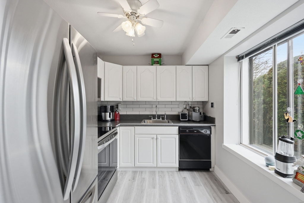 72 Nassau Drive, Unit 72 Springfield, MA 01129 - Photo 15 of 35