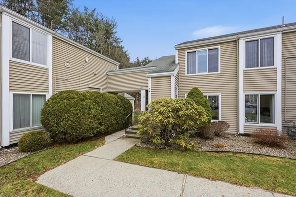 $289,900 | 72 Nassau Drive, Unit 72, Springfield, MA 01129