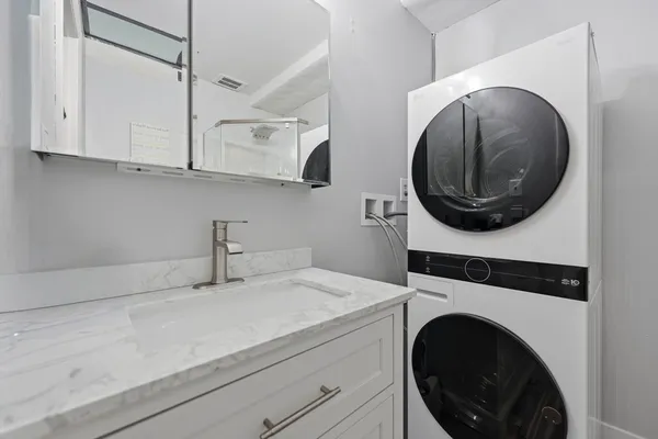 $289,900 | 72 Nassau Drive, Unit 72, Springfield, MA 01129