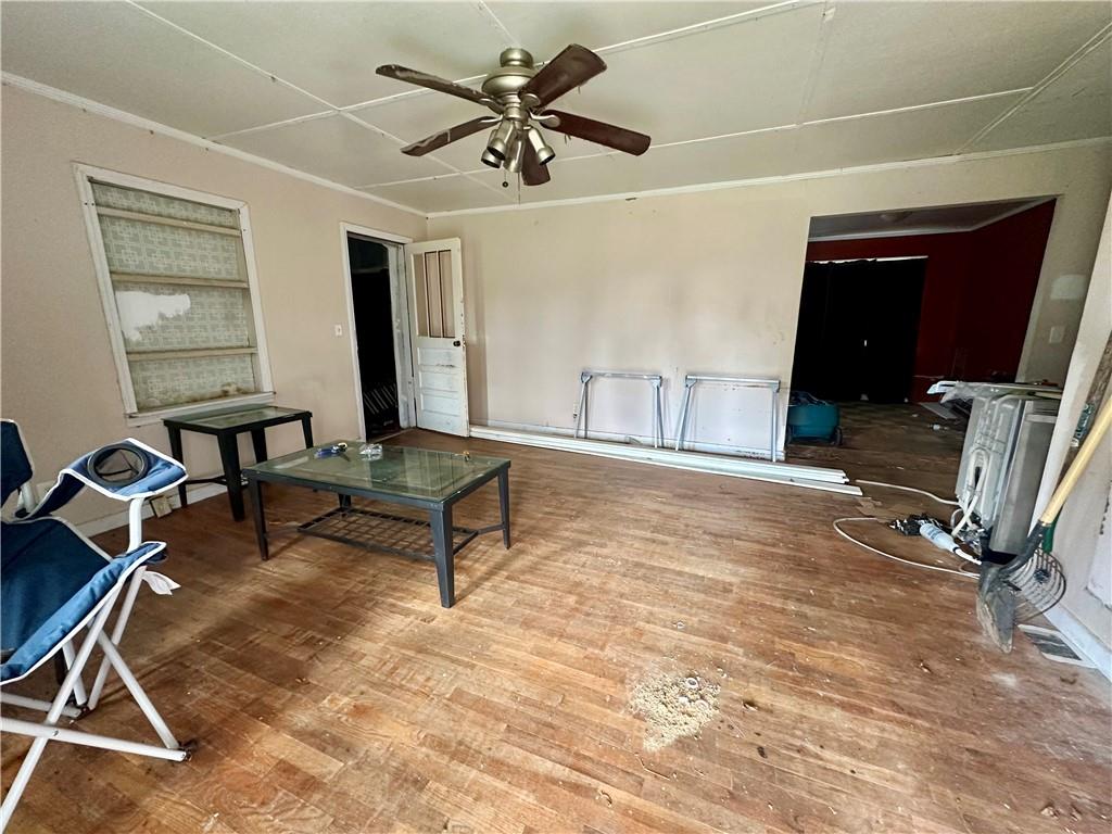 456 Cummings Road Trion, GA 30753 - Photo 9 of 13 a living room with furniture a air conditioner vent and a window