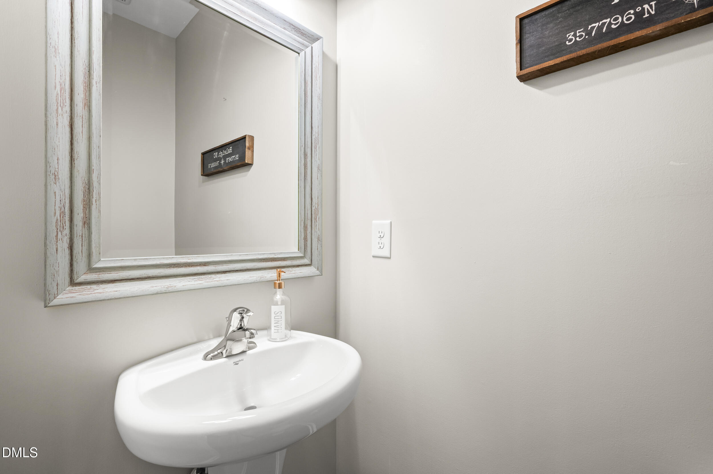 672 Cupola Drive Raleigh, NC 27603 - Photo 12 of 44 13_dsc_2335