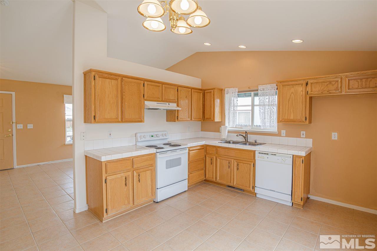 736 Tamsen Road Fernley, NV 89408 - Photo 10 of 26 Photo 10