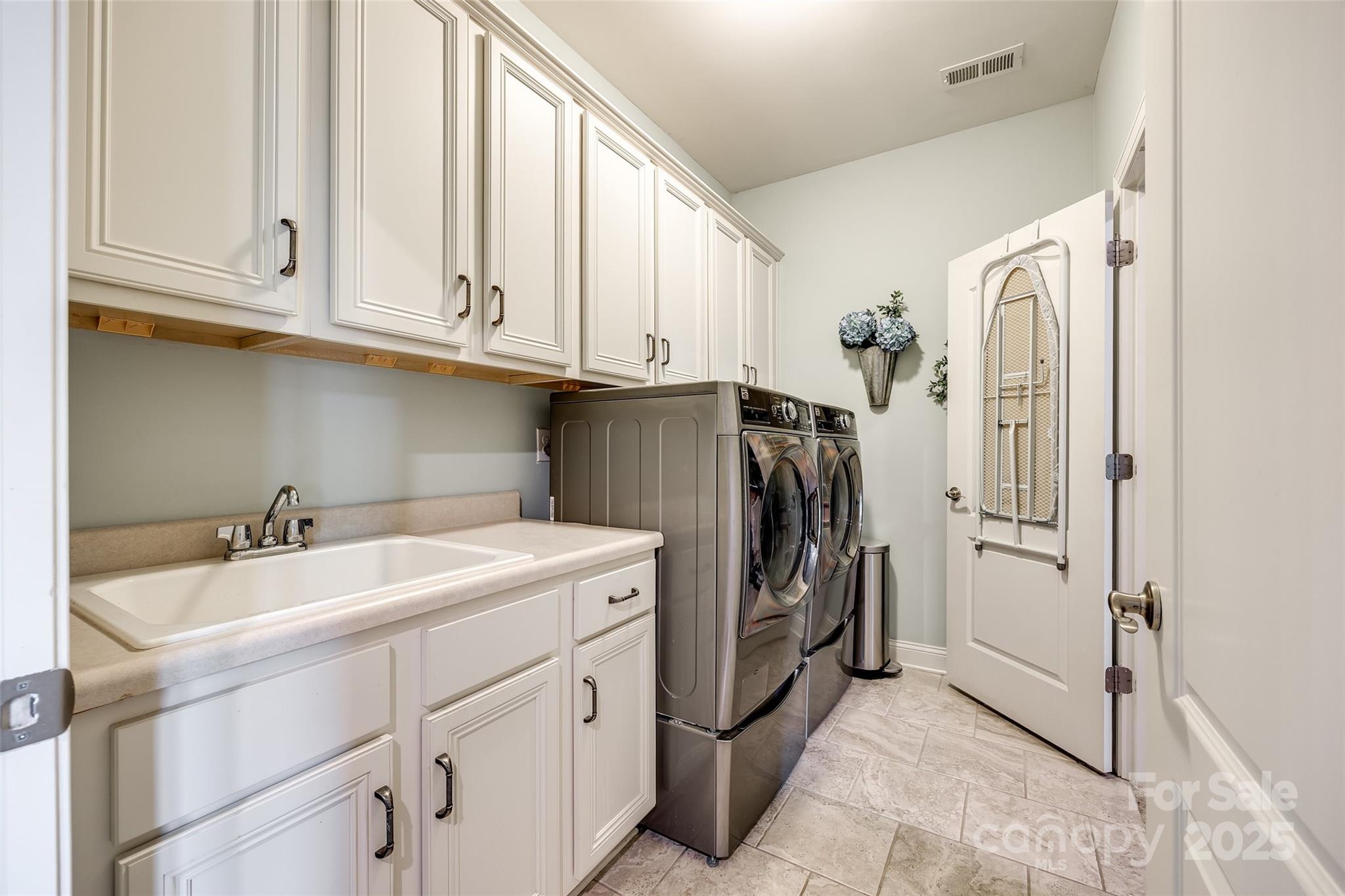 4220 Thames Circle Fort Mill, SC 29715 - Photo 21 of 44 a utility room with dryer and washer