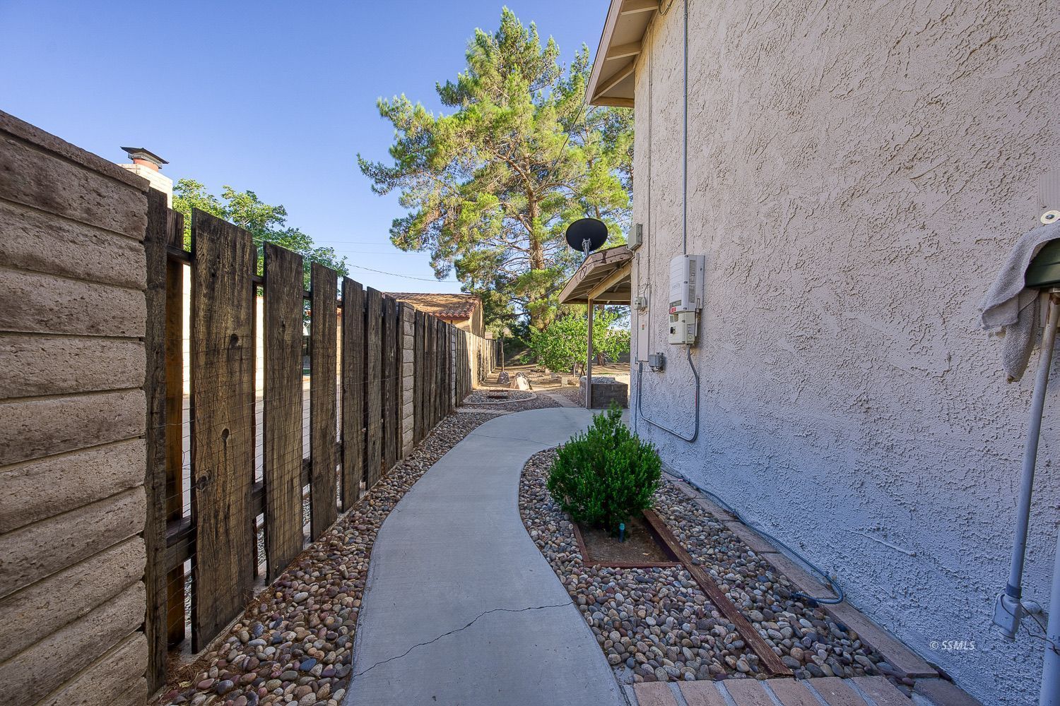 539 West Wasp Avenue Ridgecrest, CA 93555 - Photo 45 of 47