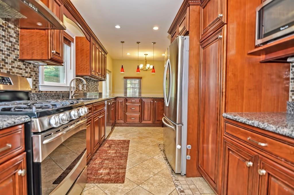 12 Overlook Road Natick, MA 01760 - Photo 3 of 42