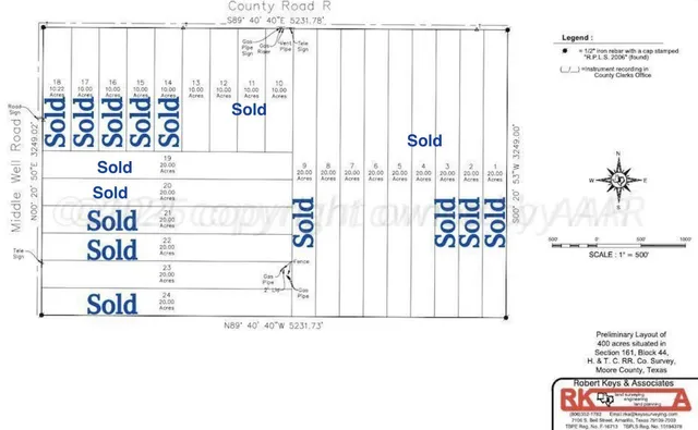 a black and white photo of a painting