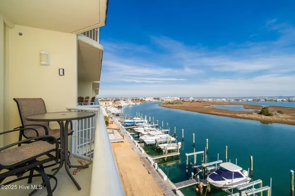 $699,000 | 100 Olde Towne Yacht Club Drive, Unit 411, Beaufort, NC 28516