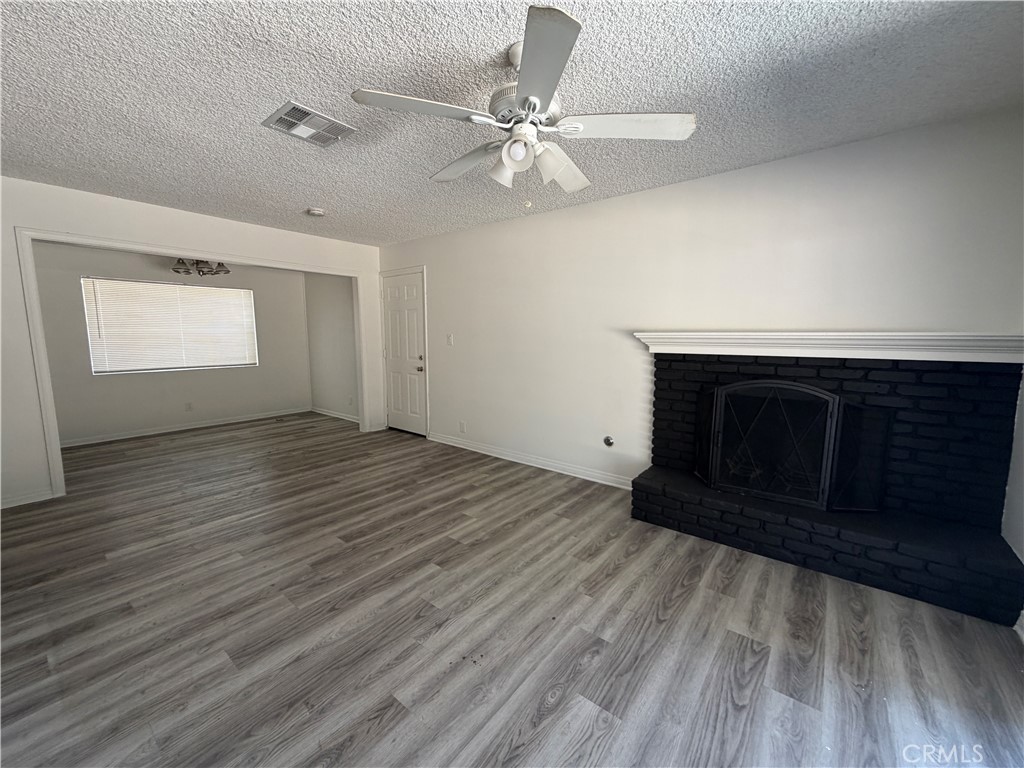 44261 Calston Avenue Lancaster, CA 93535 - Photo 7 of 37