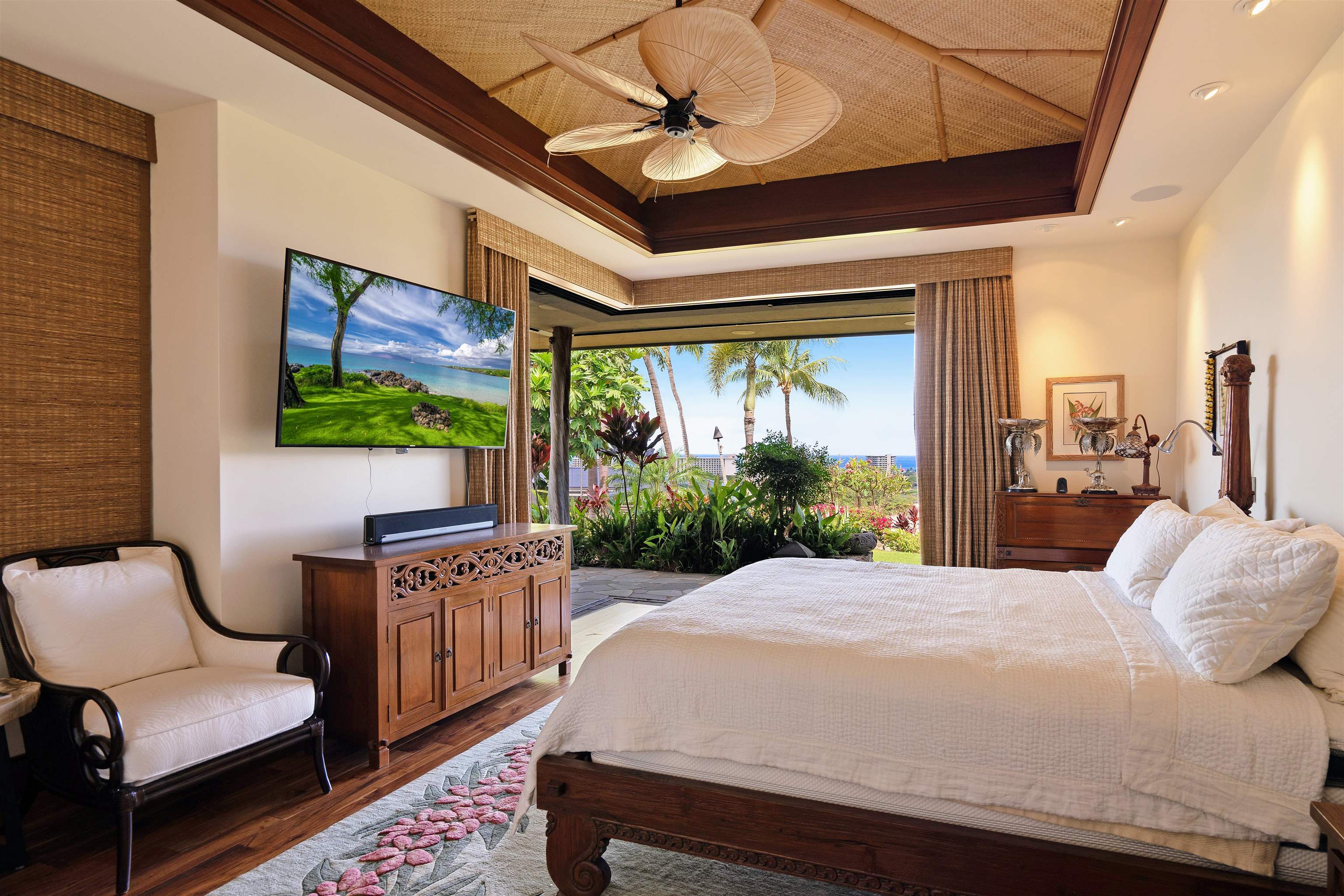 137 Anapuni Loop Lahaina, HI 96761 - Photo 25 of 47 a bed room with a bed and a chair