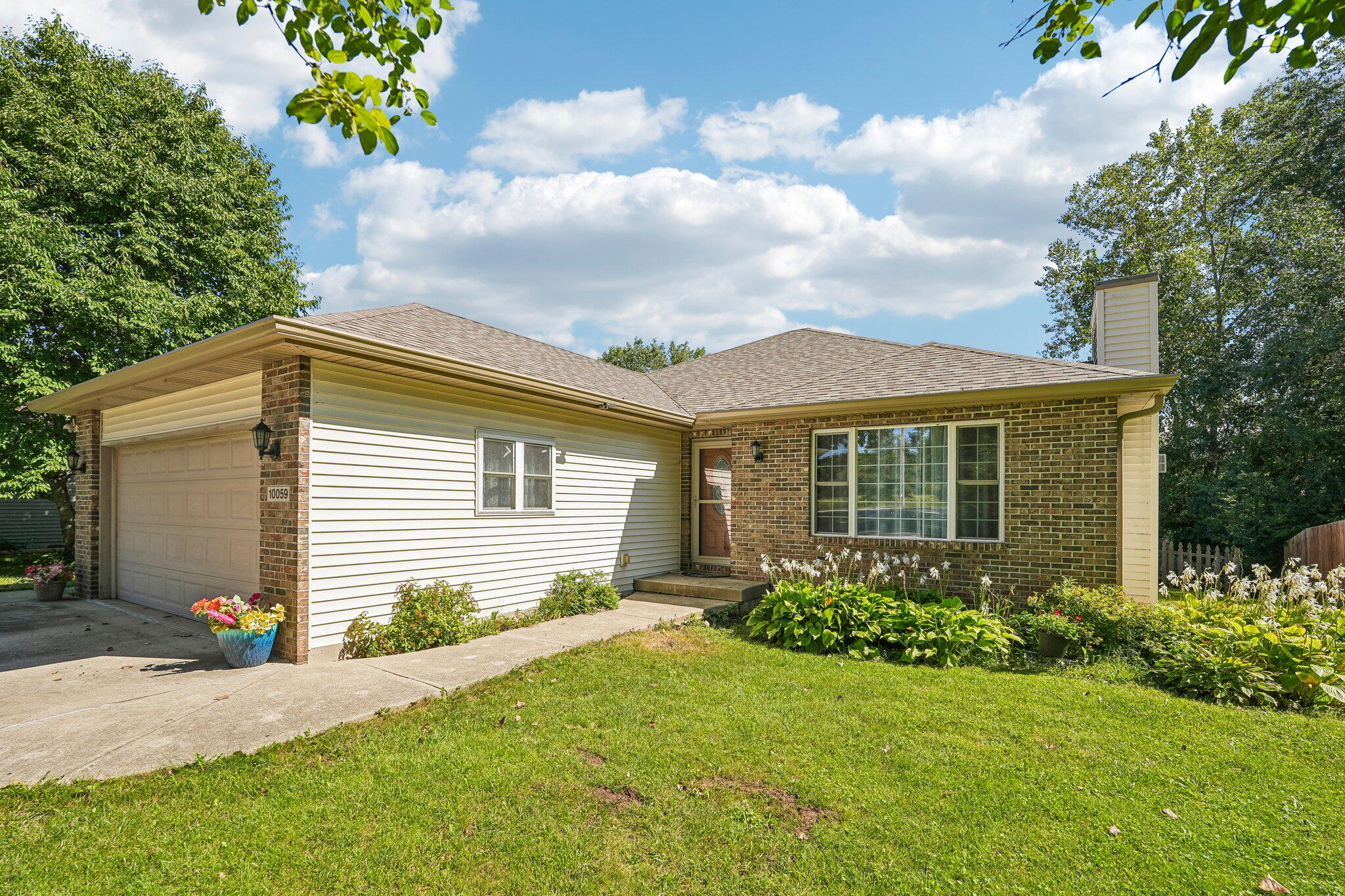 10059 Sheridan Road Pleasant Prairie, WI 53158 - Photo 3 of 33 5-web-or-mls-Sheridan Rd-S0809-005