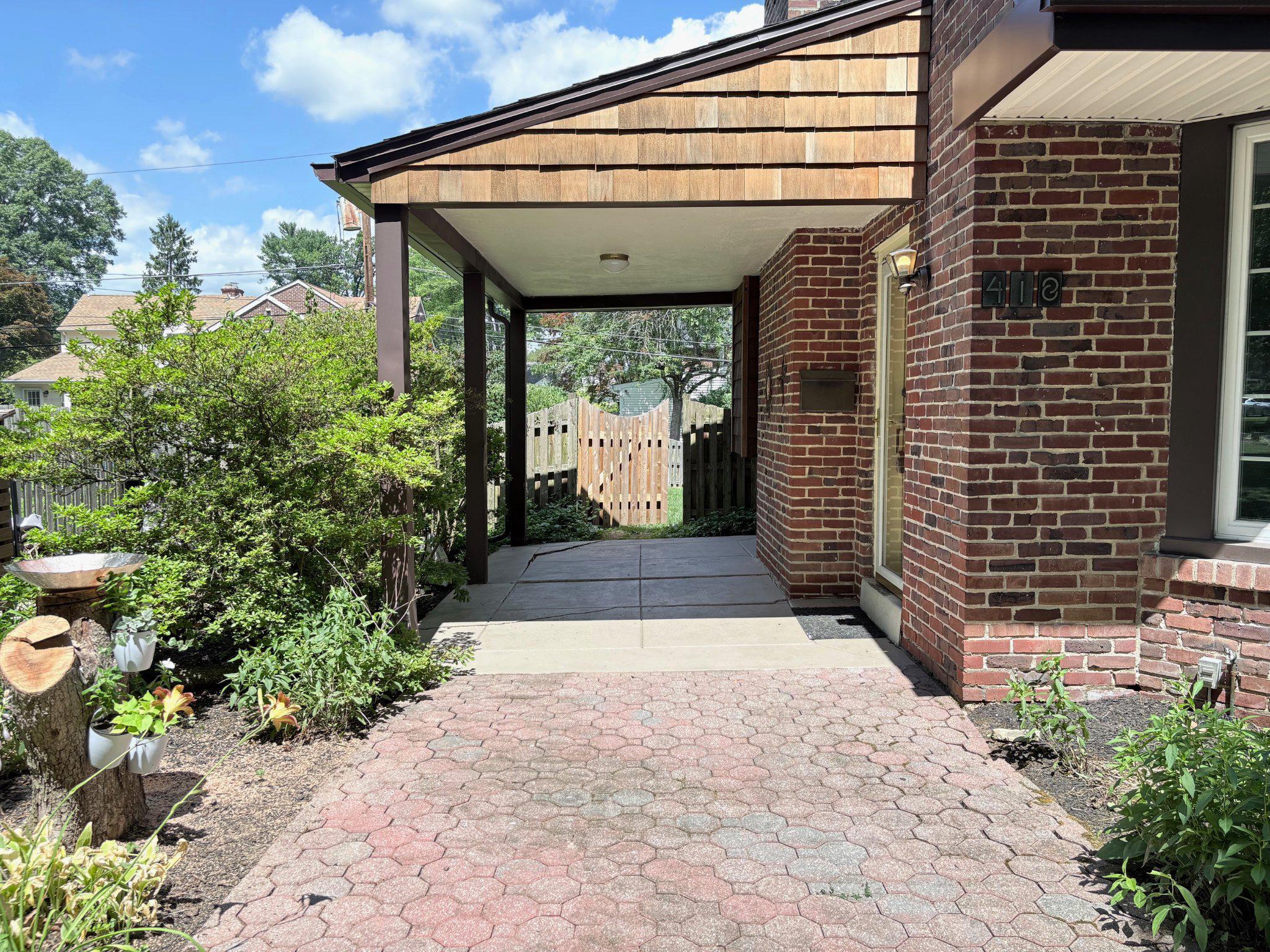 418 East Country Club Lane Wallingford, PA 19086 - Photo 8 of 60 Front entrance and patio