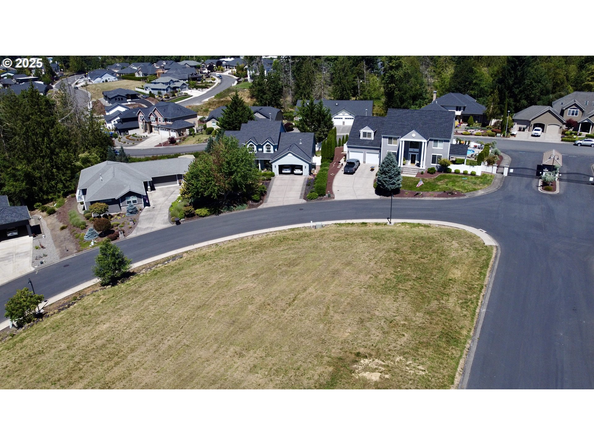 1 Center Court Longview, WA 98632 - Photo 7 of 21 a open area with lots of residential buildings