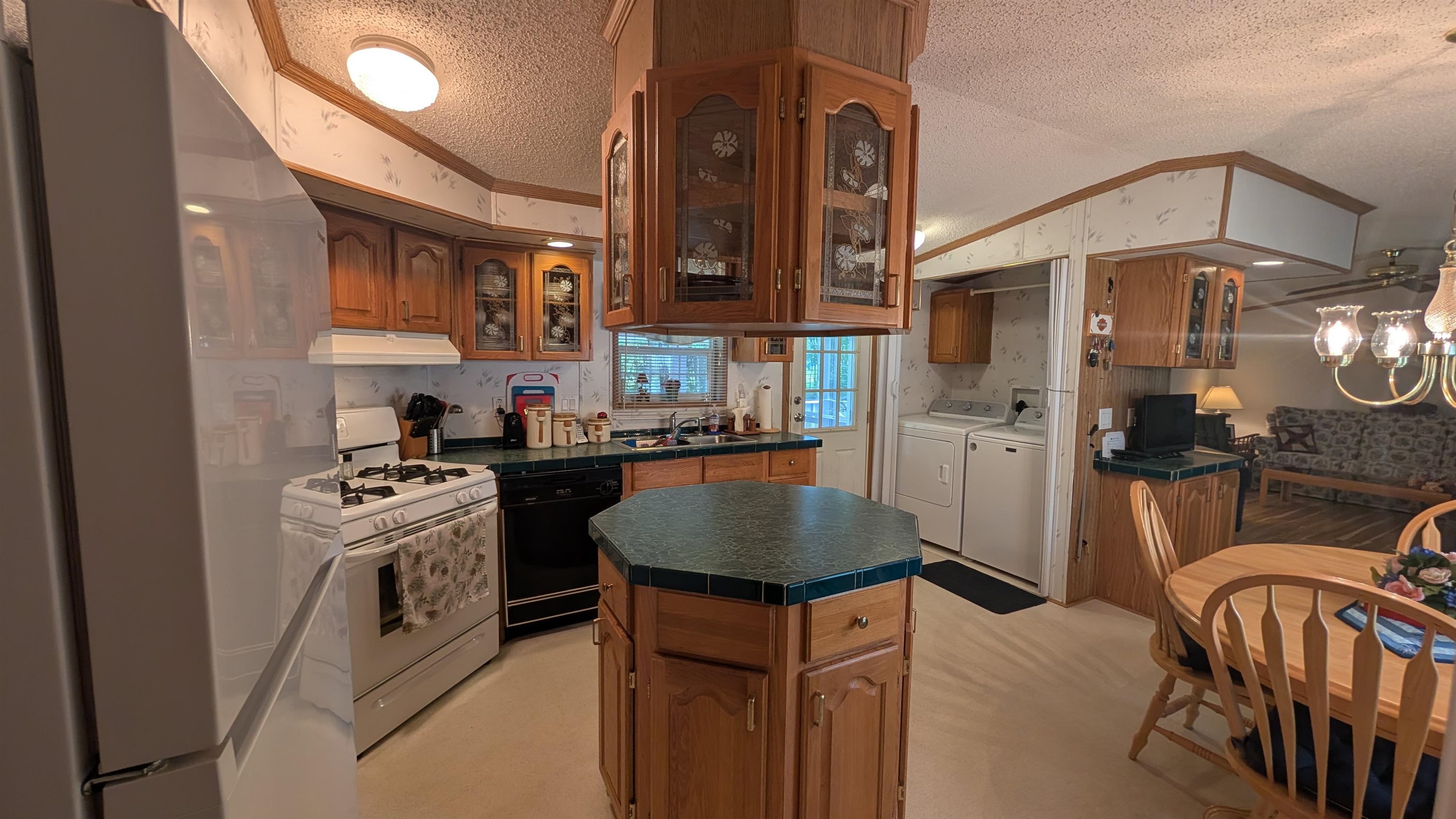 732 Concord Stage Road, Unit 9 Weare, NH 03281 - Photo 5 of 26 Gallery Image 5