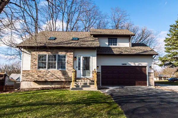 $389,900 | 1900 Loganberry Lane, Crown Point, IN 46307
