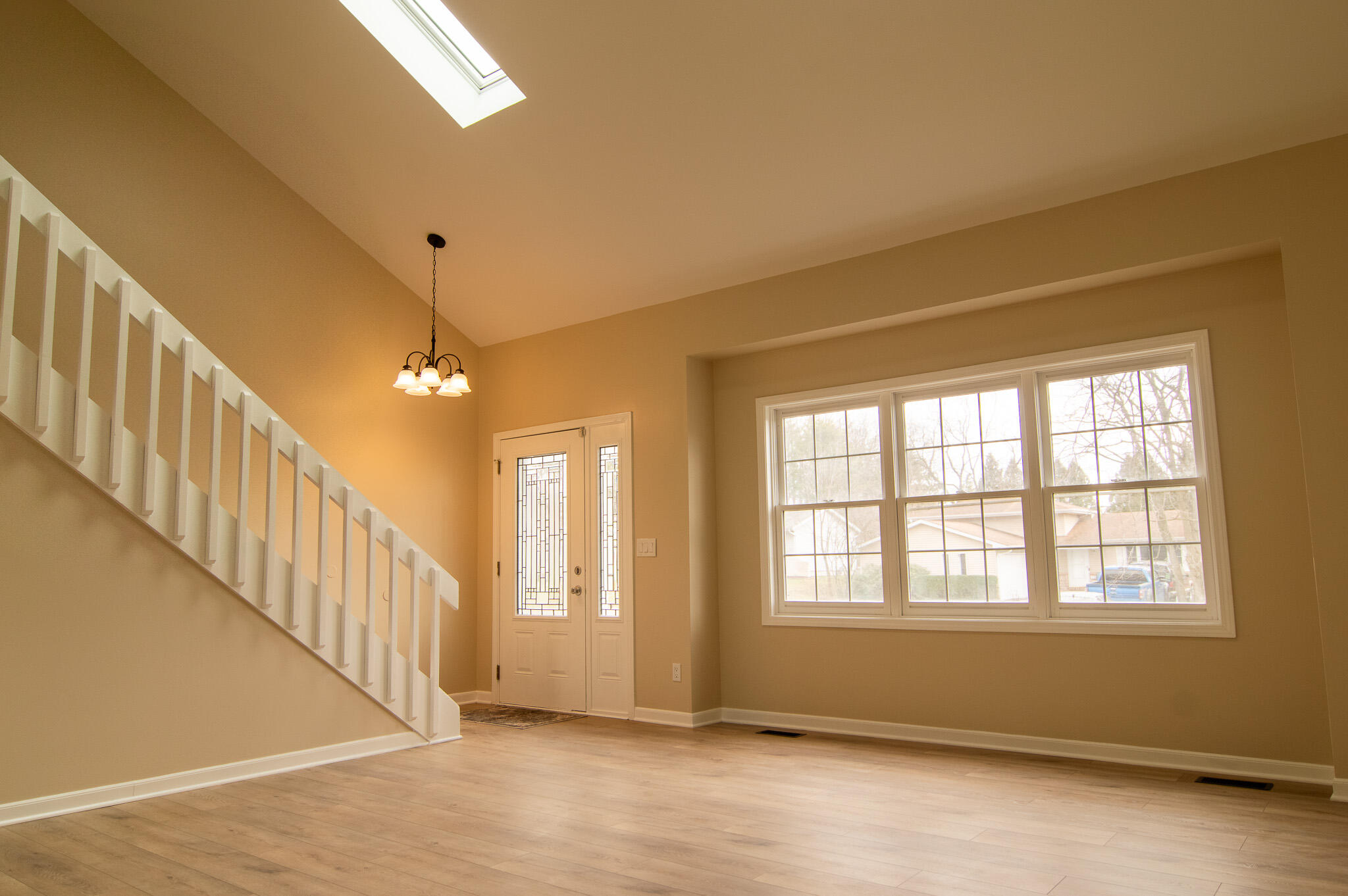 1900 Loganberry Lane Crown Point, IN 46307 - Photo 4 of 30 2048x1362