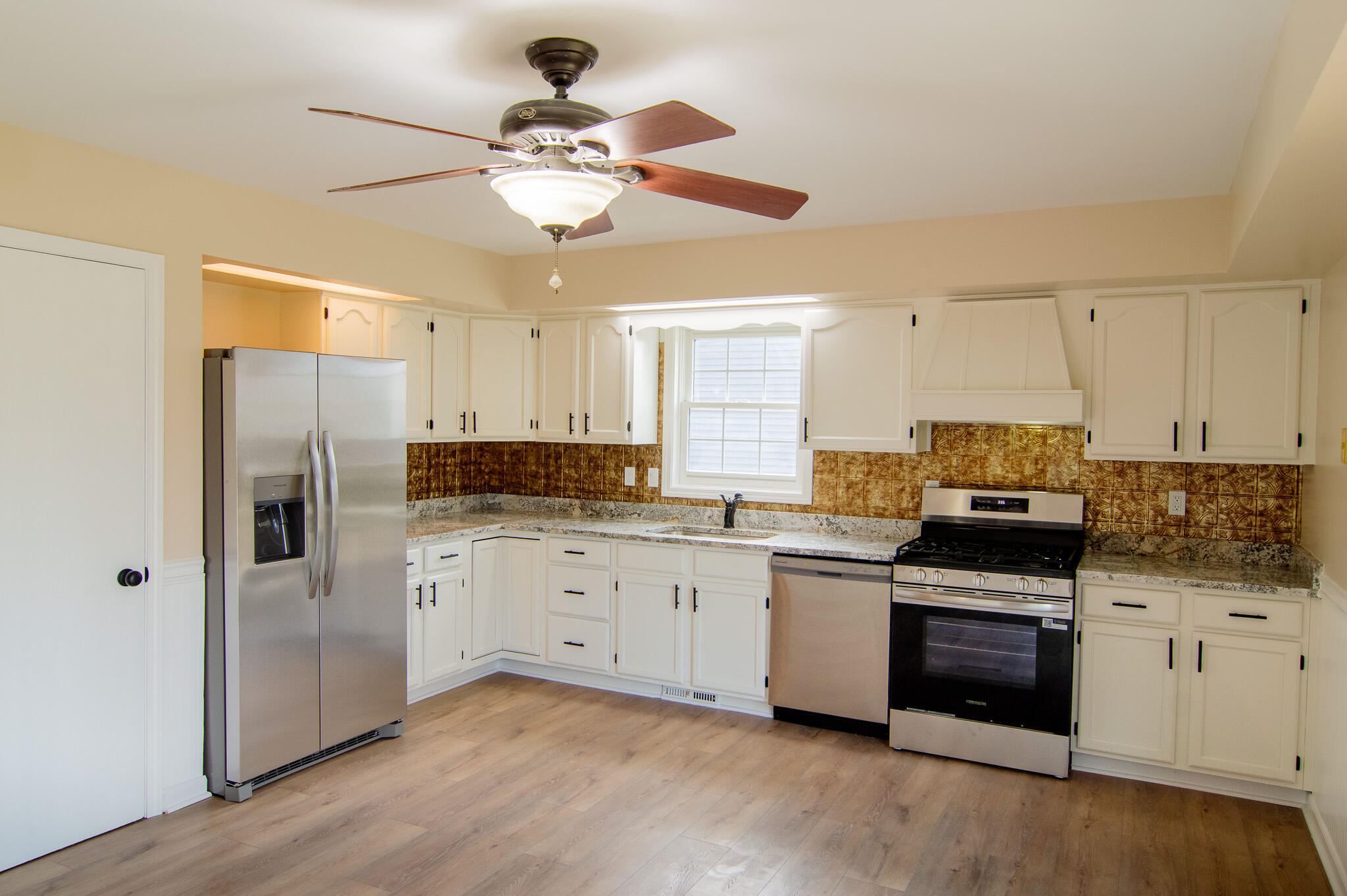 1900 Loganberry Lane Crown Point, IN 46307 - Photo 10 of 30 2048x1362