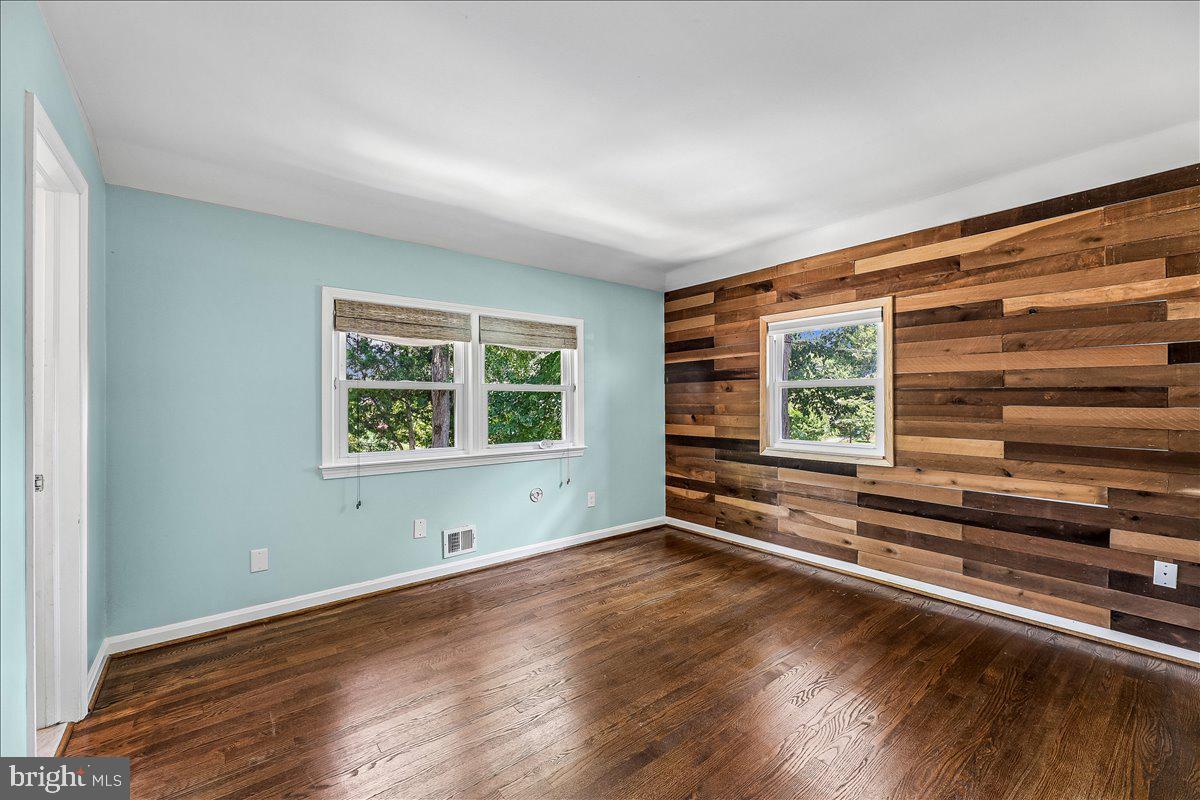 8109 Bainbridge Road Alexandria, VA 22308 - Photo 11 of 21