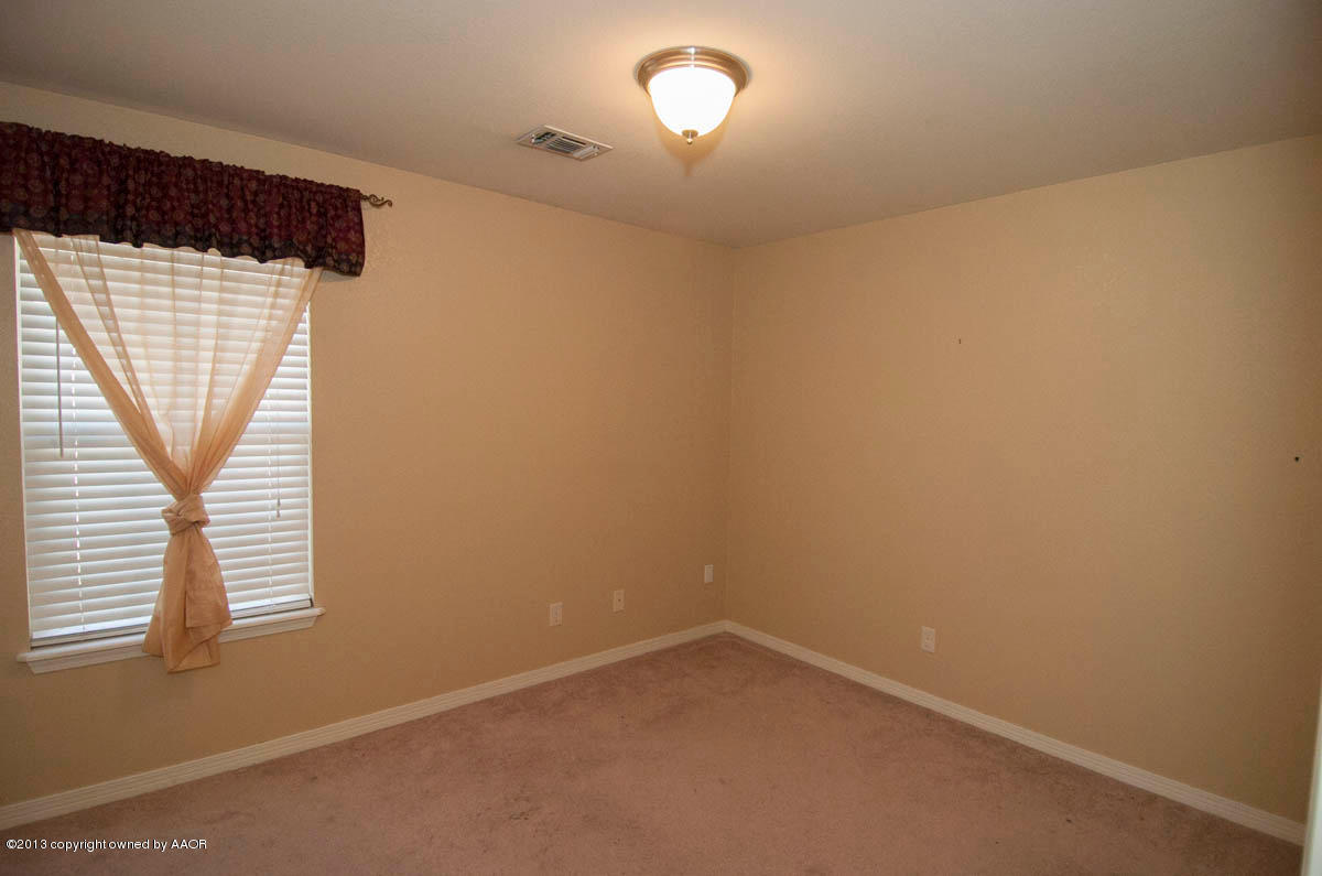 5237 Royce Drive Amarillo, TX 79110 - Photo 16 of 27 BEDROOM 2 VIEW 1