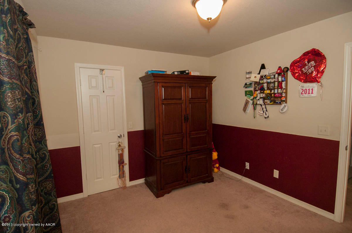 5237 Royce Drive Amarillo, TX 79110 - Photo 21 of 27 BEDROOM 3 VIEW 2