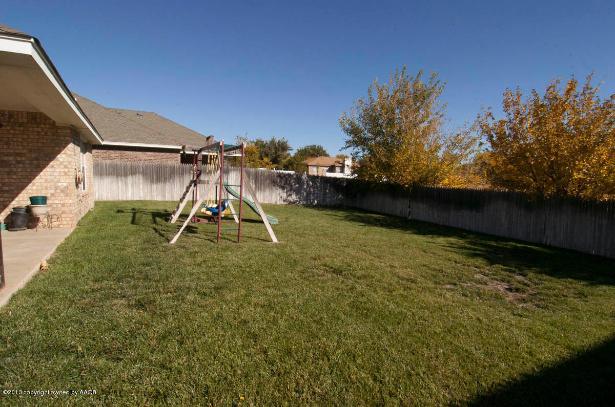 5237 Royce Drive Amarillo, TX 79110 - Photo 26 of 27 YARD VIEW 1