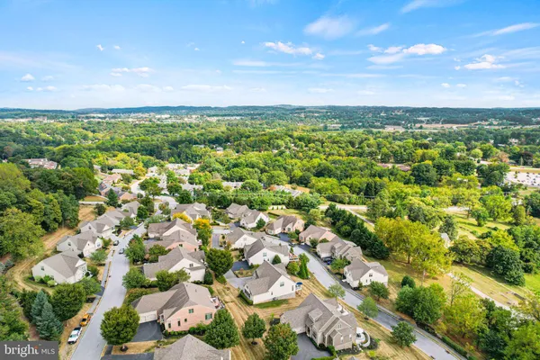$599,000 | 102 Maribel Lane, Unit 15B, York, PA 17403