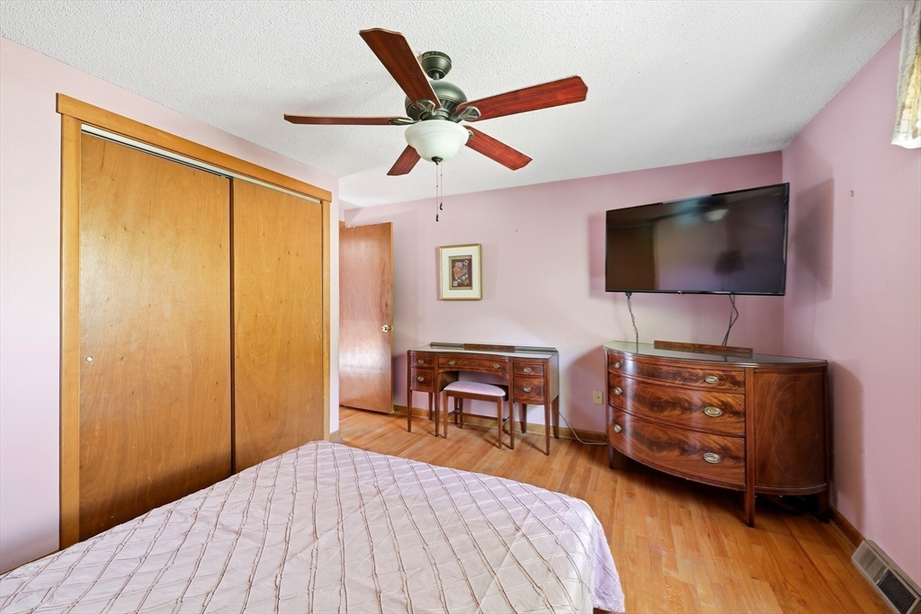 29 Hudson Street Springfield, MA 01118 - Photo 18 of 32