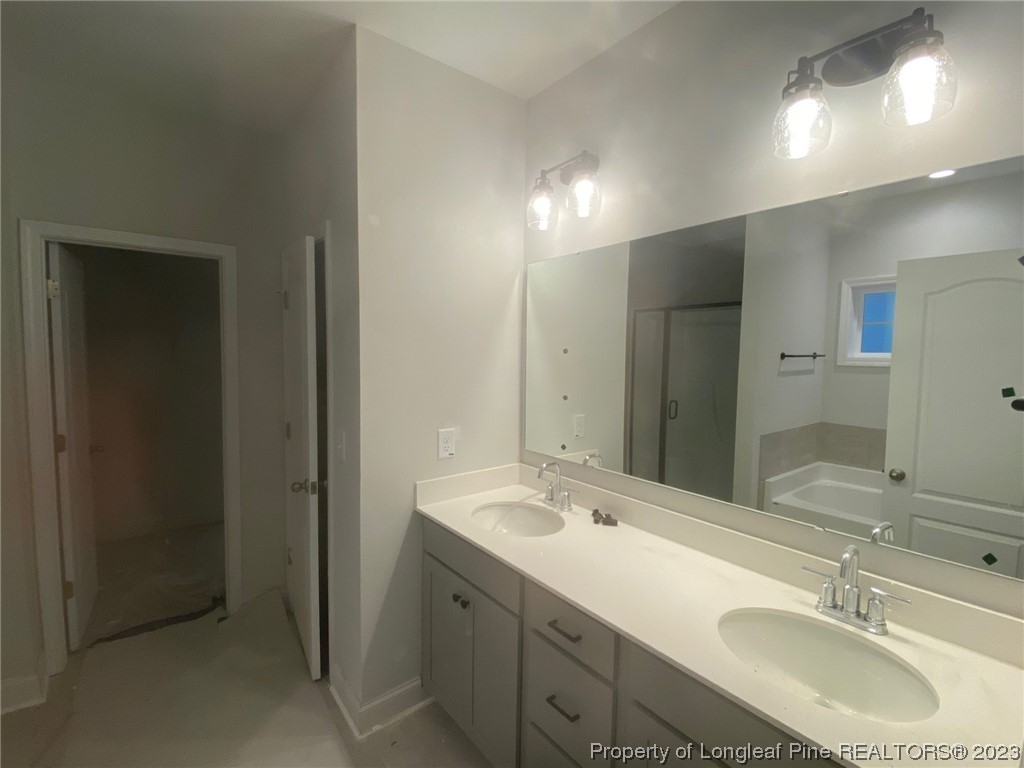 6847 Running Fox Road Hope Mills, NC 28348 - Photo 12 of 29 Gallery Image 12