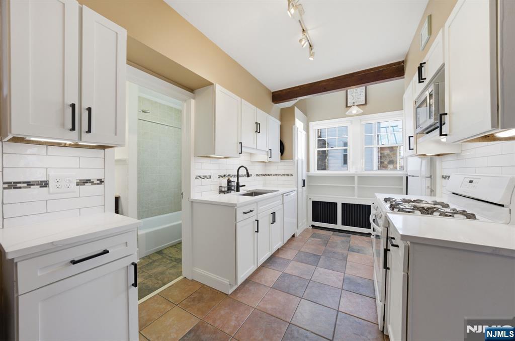 63 Franklin Road Denville, NJ 07834 - Photo 16 of 47