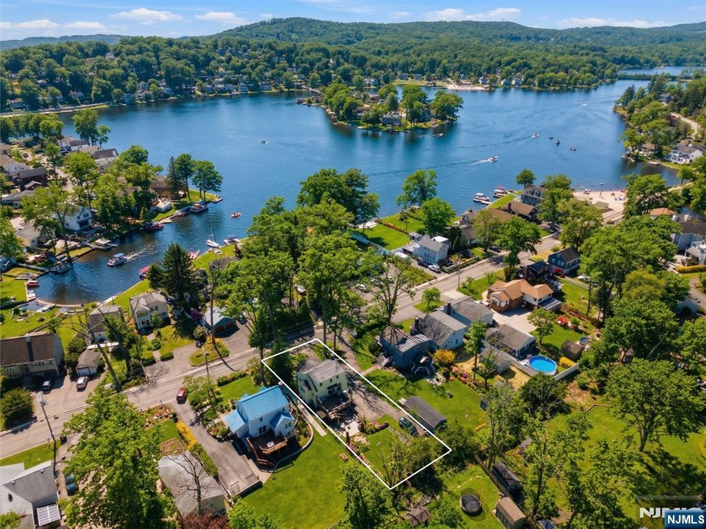 63 Franklin Road Denville, NJ 07834 - Photo 2 of 47