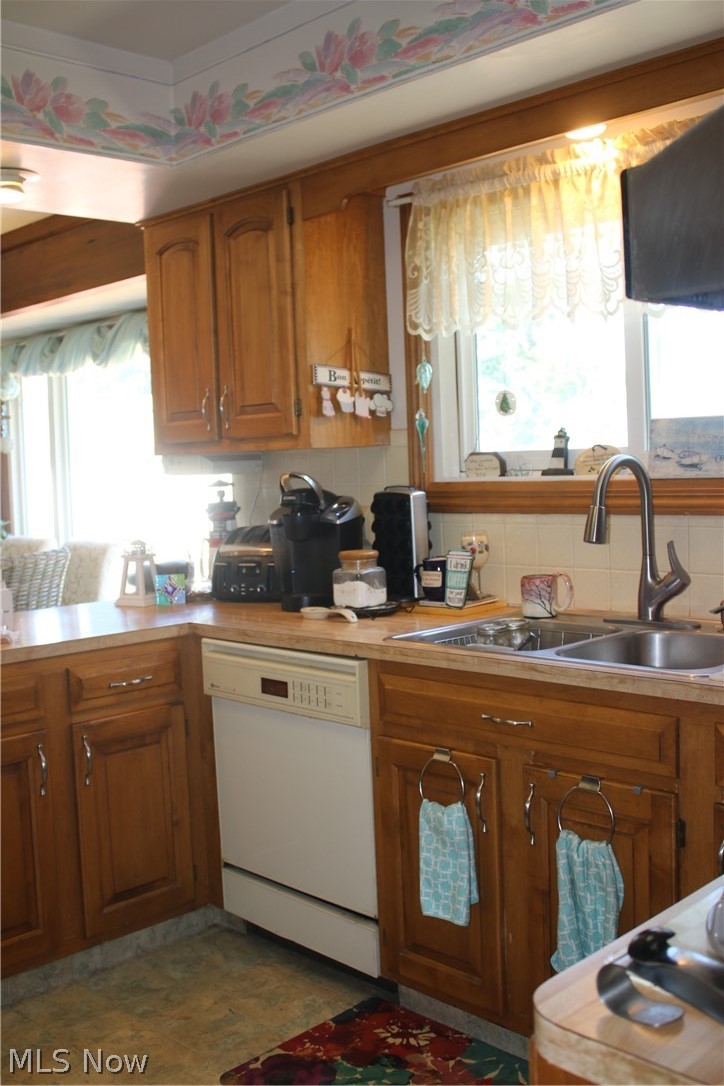 7183 Lake Road East Madison, OH 44057 - Photo 12 of 21 Gallery Image 12