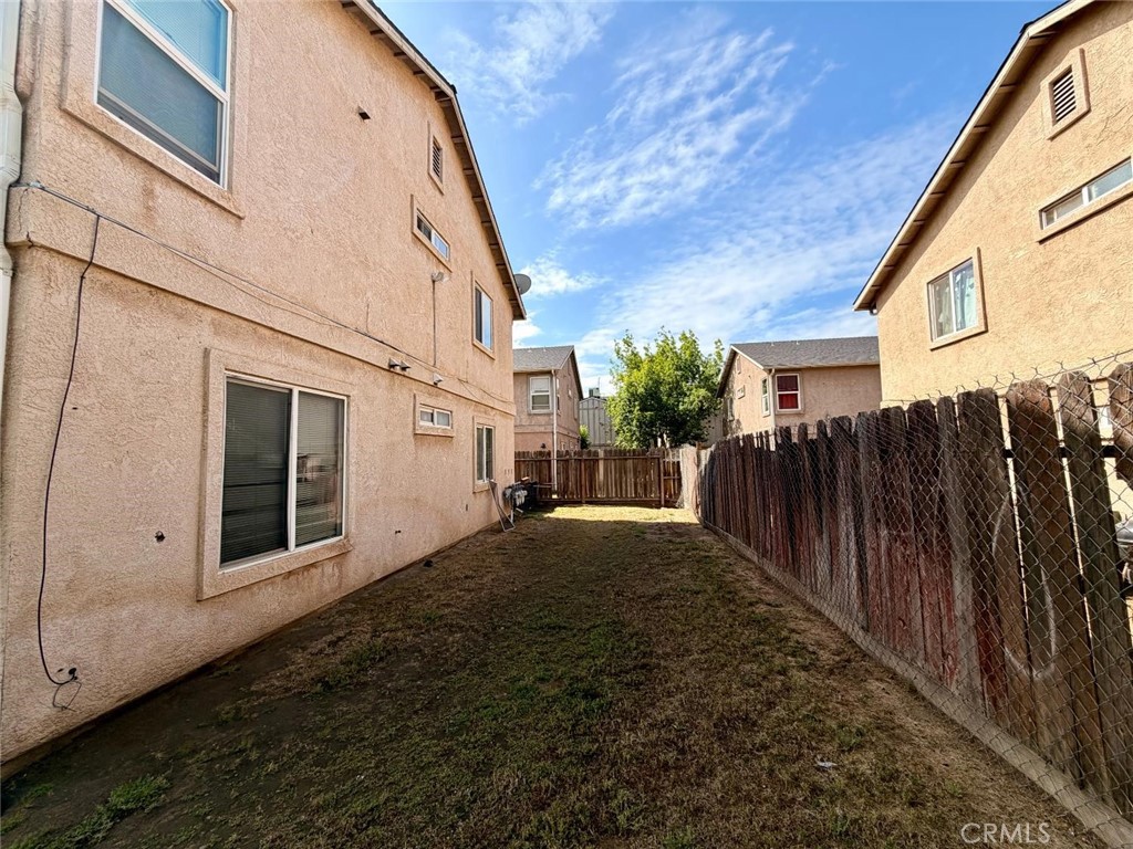 1361 North Archie Avenue Fresno, CA 93703 - Photo 16 of 17