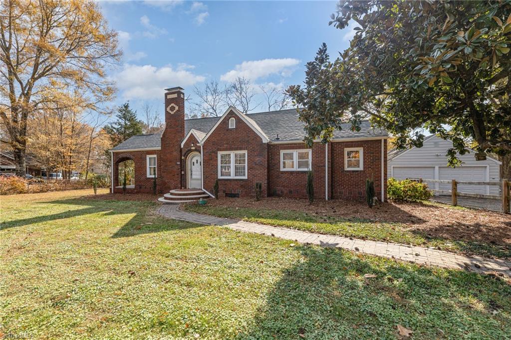 1924 Old Hollow Road Walkertown, NC 27051 - Photo 2 of 28