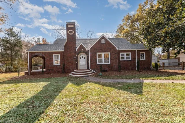 $272,500 | 1924 Old Hollow Road, Walkertown, NC 27051