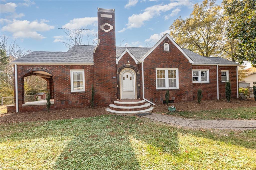 1924 Old Hollow Road Walkertown, NC 27051 - Photo 4 of 28