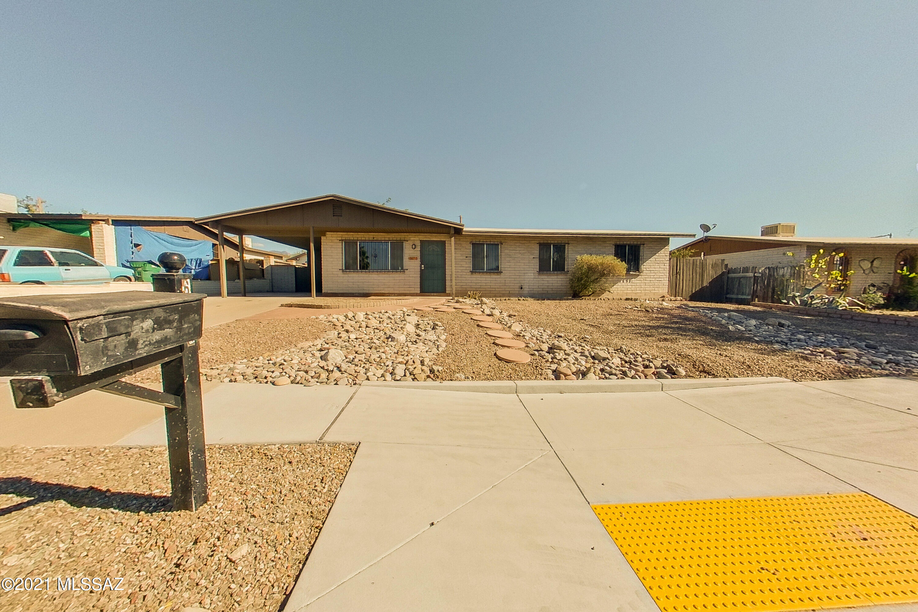 6016 North Oracle Jaynes Station Road Tucson, AZ 85741 - Photo 1 of 48 Gallery Image 1
