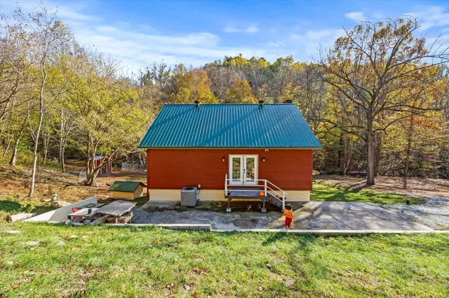 a view of a yard with an trees